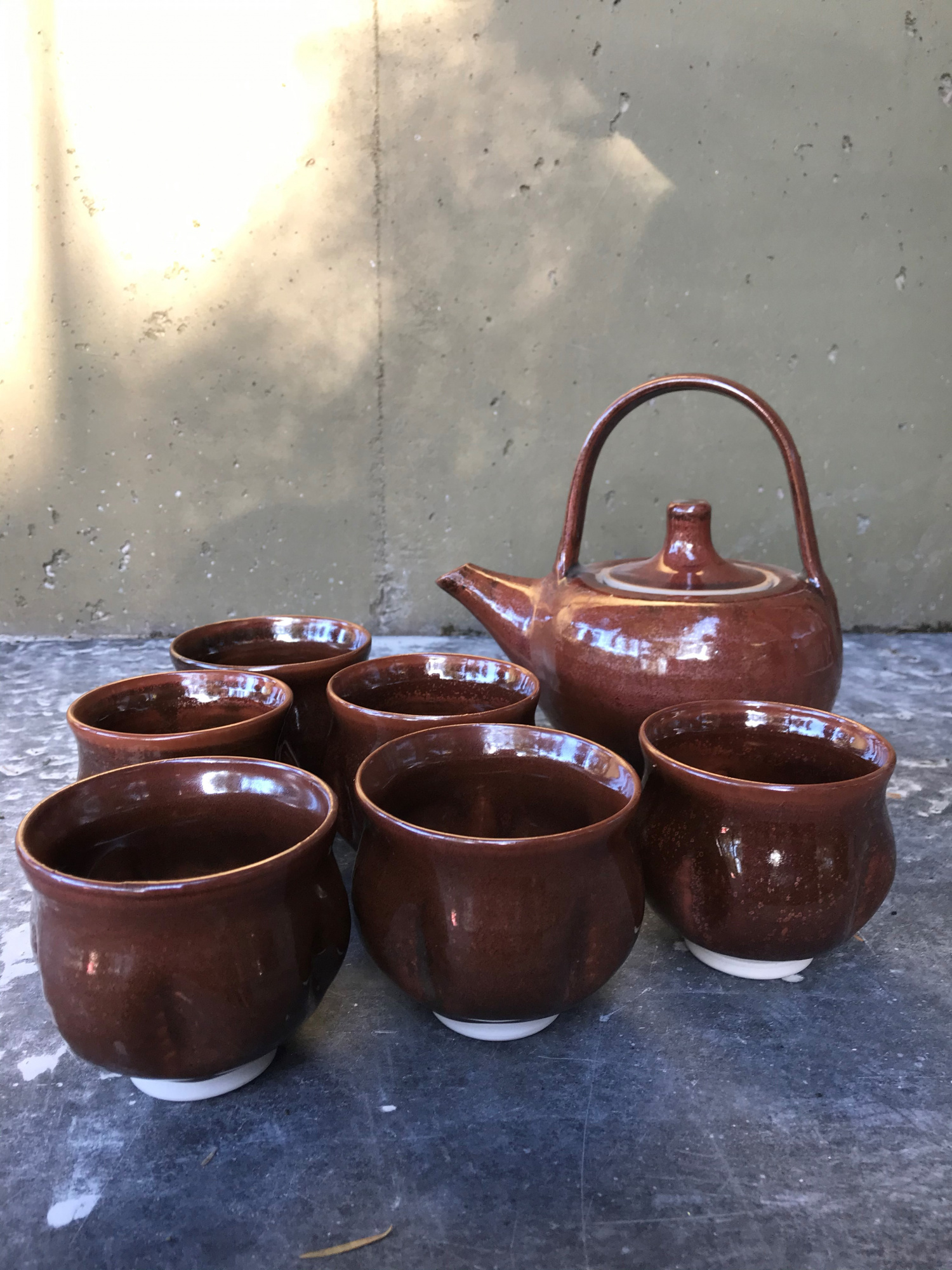 Set of 6 cups and Teapot (Stoneware) Iron glaze