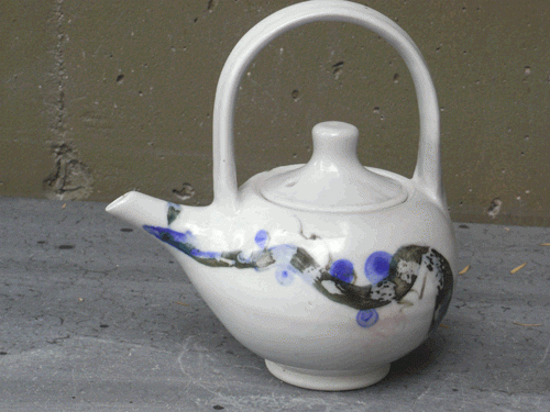 Tea pot