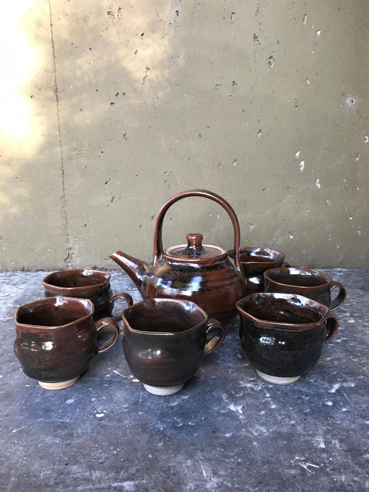 Set of 6 Cups ( Hexagonal ) and Teapot - Tenmoku glaze
